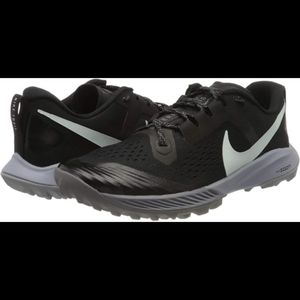 Women's RARE Nike Terra Kiger 5 black Sneakers